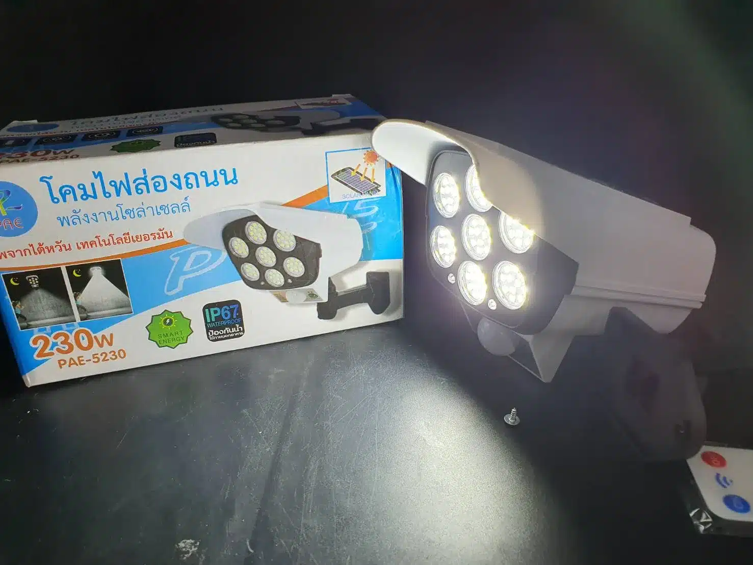 پروژکتور خورشیدی طرح دوربین 3 پروژکتور خورشیدی طرح دوربین