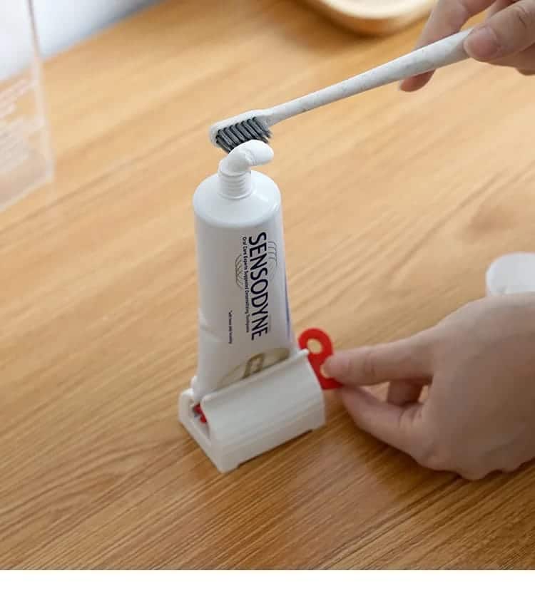 استند خمیر دندان پیچی 11 استند خمیر دندان پیچی