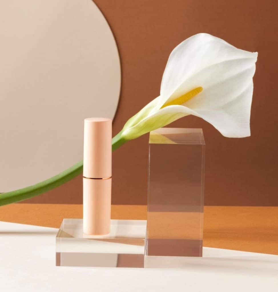 خرید لوازم آرایشی: از انتخاب تا استفاده صحیح 5 بررسی روند خرید لوازم آرایشی