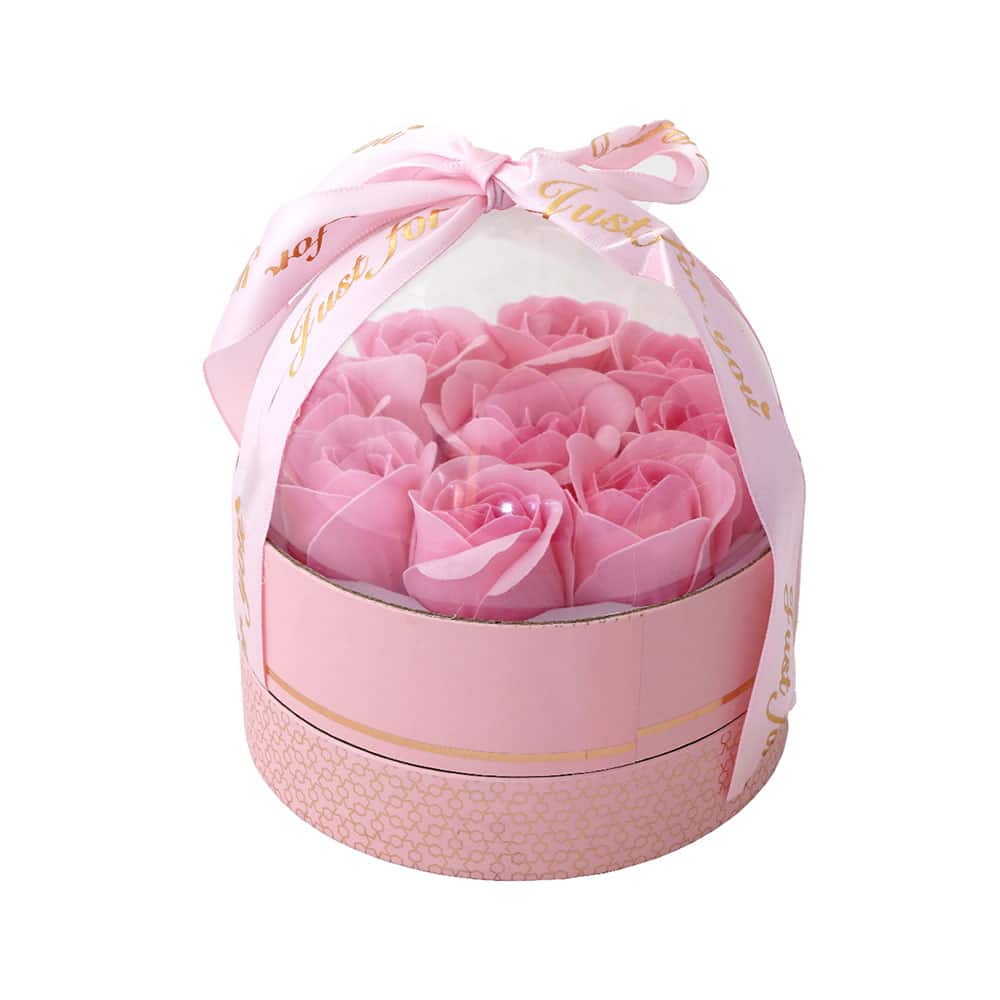 باکس گل با گردنبند مروارید عشق باکس گل با گردنبند مروارید عشق