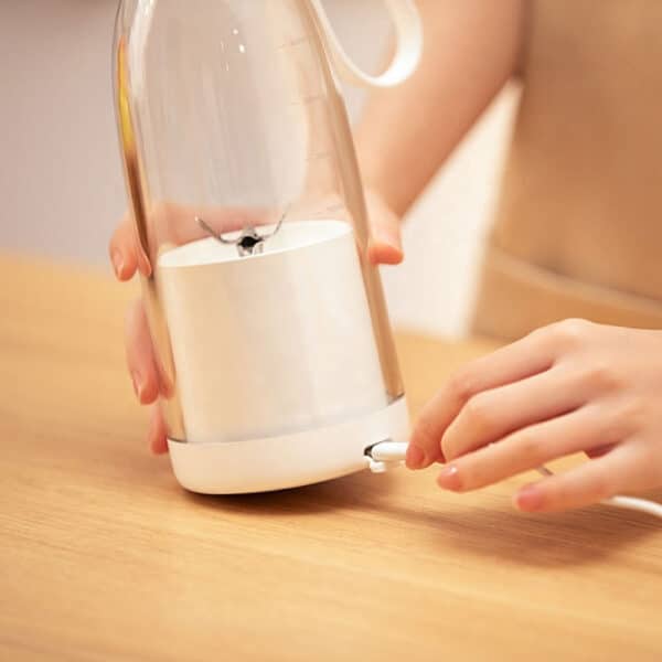 شیکر مدل FRESH JUICE گنجایش 0.5 لیتر 11 شیکر مدل FRESH JUICE گنجایش 0.5 لیتر