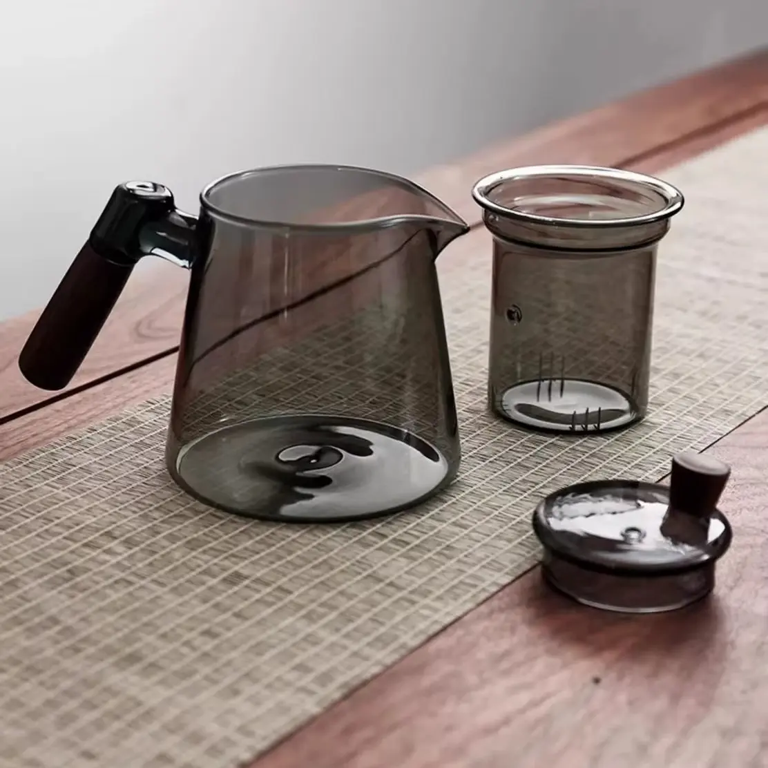 قوری و دمنوش ساز شیشهای مدل PSC-TP070 8 -شیشهای-بنراسل-مدل-دسته-چوب5