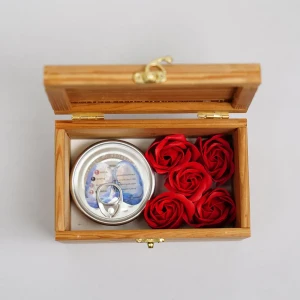 باکس چوبی گردنبند مروارید عشق